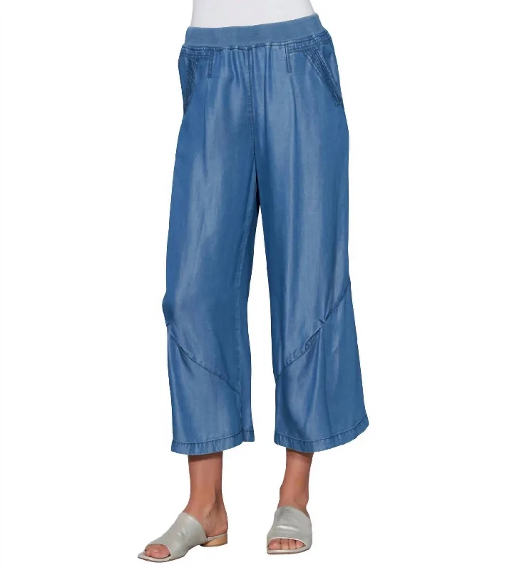 Chic Wardrobe Essentials Details Flood Pants In Medium Wash