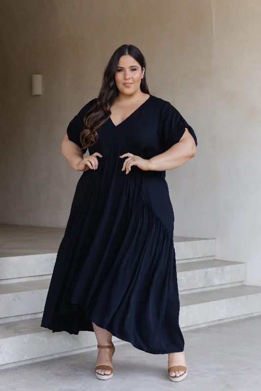 Spring Fashion Peak Maxi Dress | Black