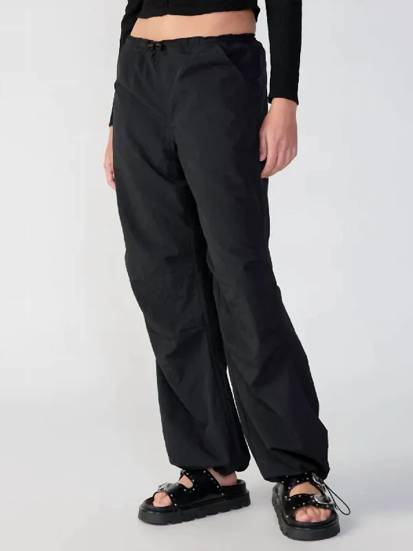 Unleash Your Fashion 90's Parachute Pant In Black