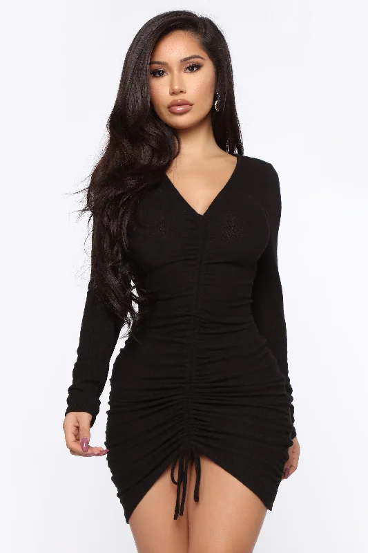 Seize Bargains Raquel Ruched Midi Dress - Black