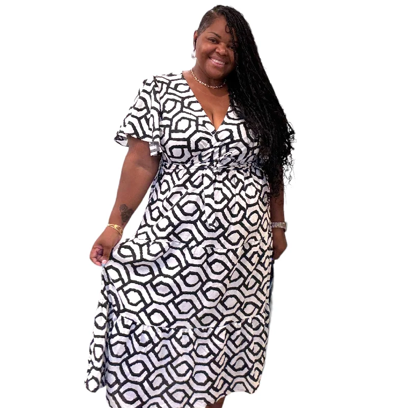 Fashion For Every Occasion Women's Plus Black And White Geometric Maxi Dress