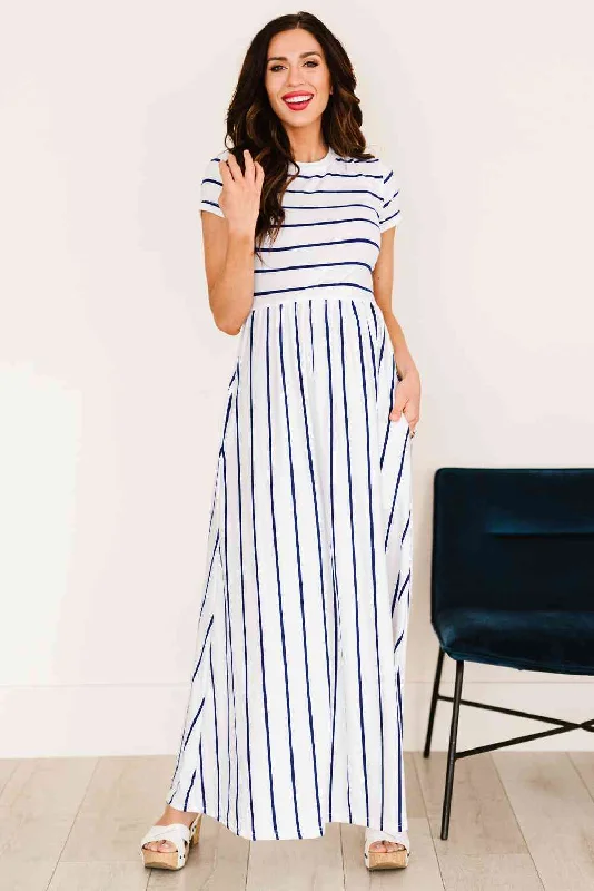 Get The Latest Trends Striped Short Sleeve Crewneck Maxi Dress