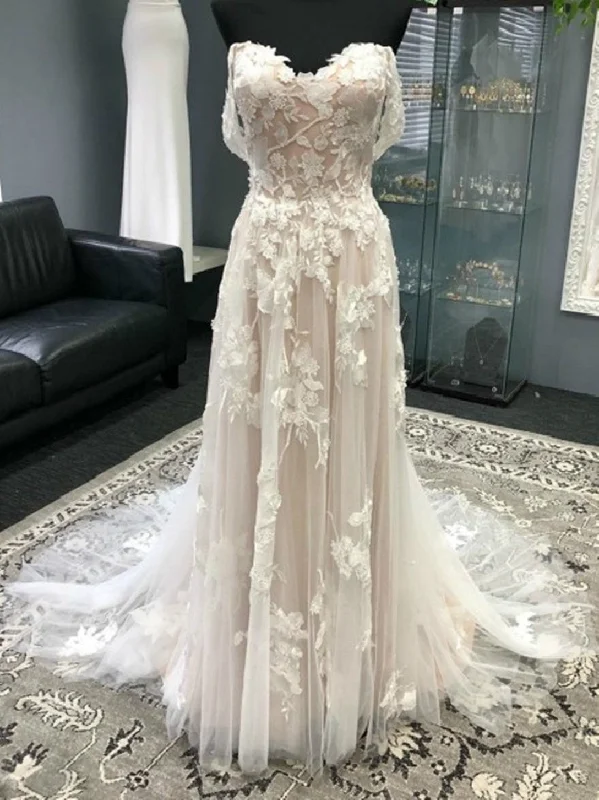 Exclusive Sale Women Lace Appliques Wedding Dresses Long Sleeveless Bridal Gowns YWD130