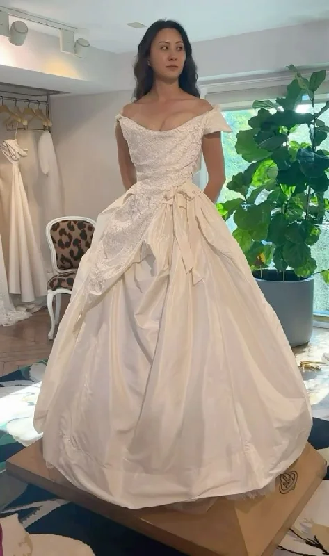 Casual Chic A Line Off Shoulder Beautiful Long Wedding Dress      cg25315