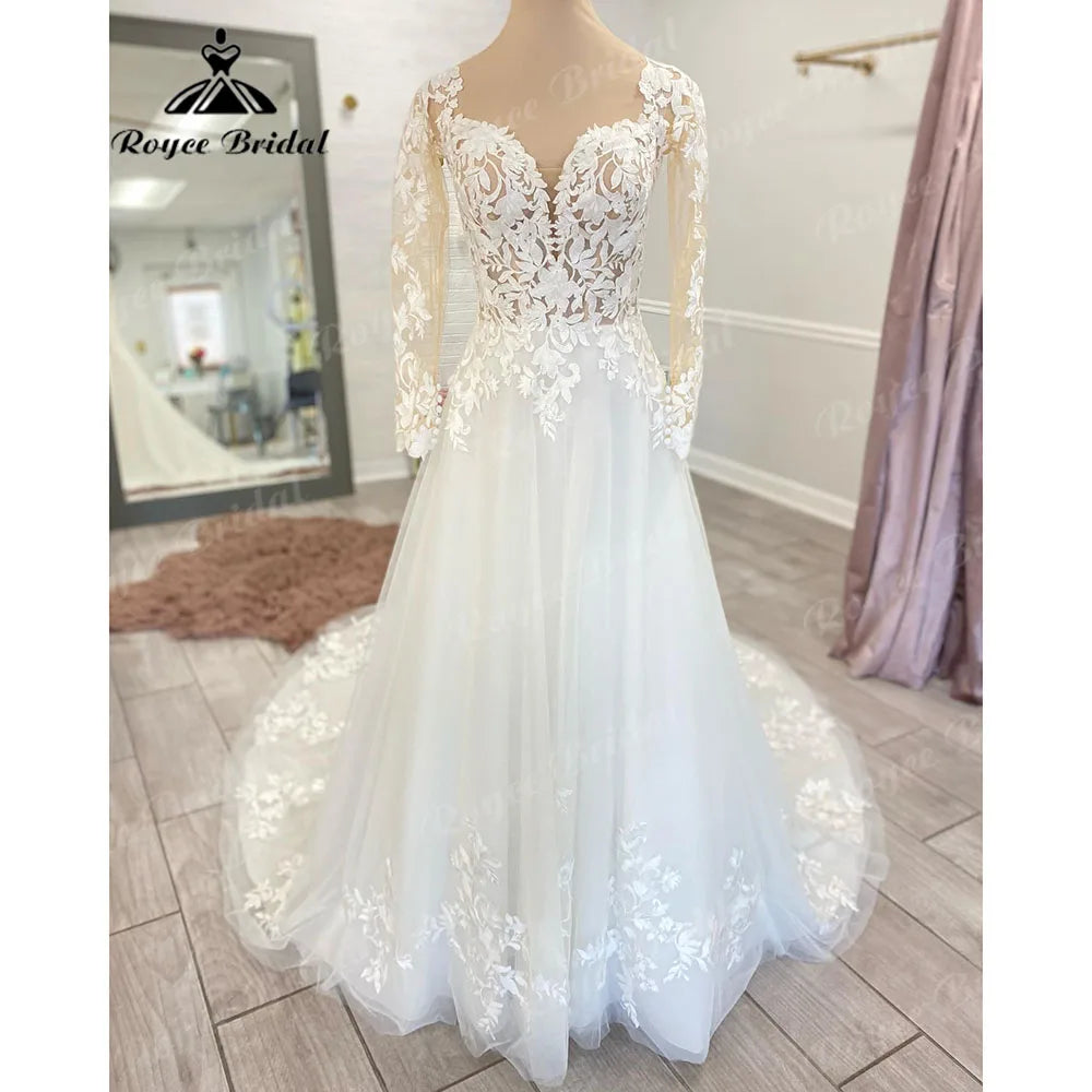 Fashion Forward Femme Vintage Boho Lace Long Sleeve Open Back Wedding Gown for Women  Appliques Wedding Dress with V Neck Bridal Gown Custom Made