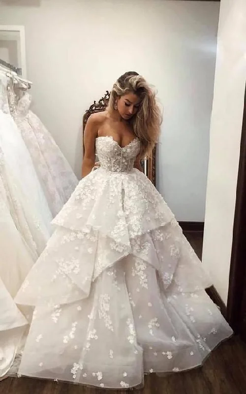 Trendsetting Threads Cute and Sexy Strapless Vintage White Princess Wedding Dress prom dress 2021    cg17435