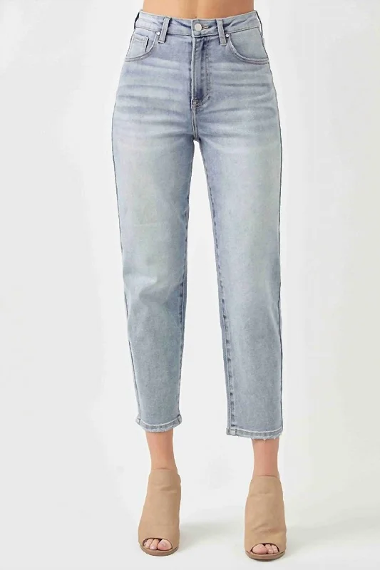 The Epitome Of Modern Women's Fashion Mom Fit Jeans In Light Wash