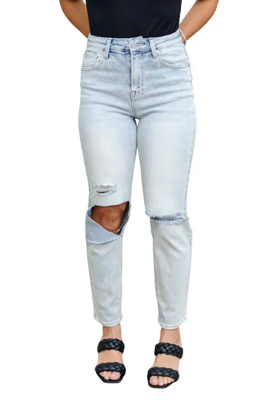 Elegant Simplicity Wardrobe Good Karma Distressed Jeans In Light Wash