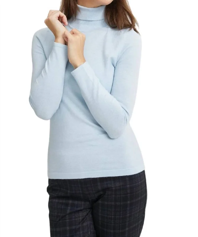 Fashion-Forward Turtleneck Sweater In Powder Blue